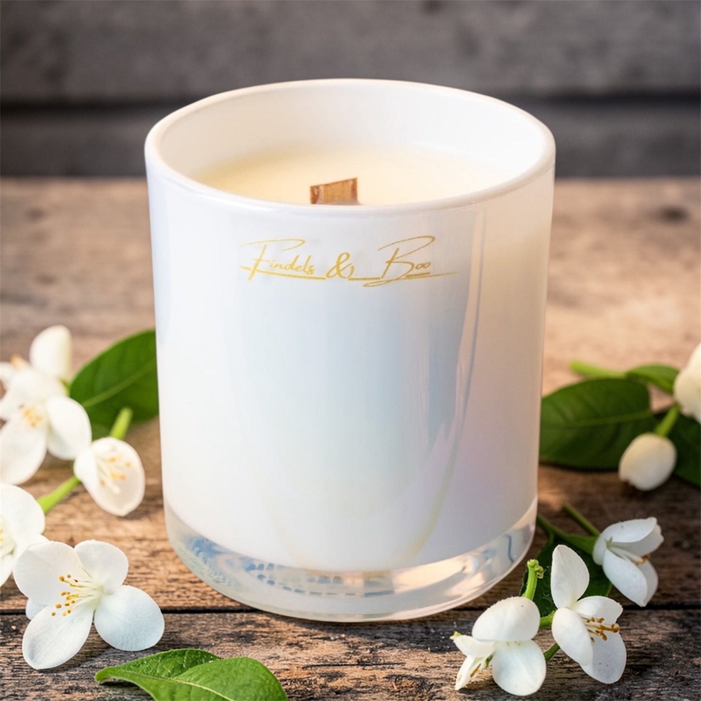 Pure White - Elegant warmth · Mandarin, Tonka & Sandalwood